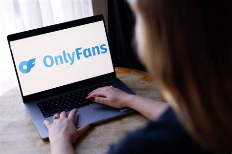 Missouri Teacher Who Quit After $1M Onlyfans Discovered, Fired。